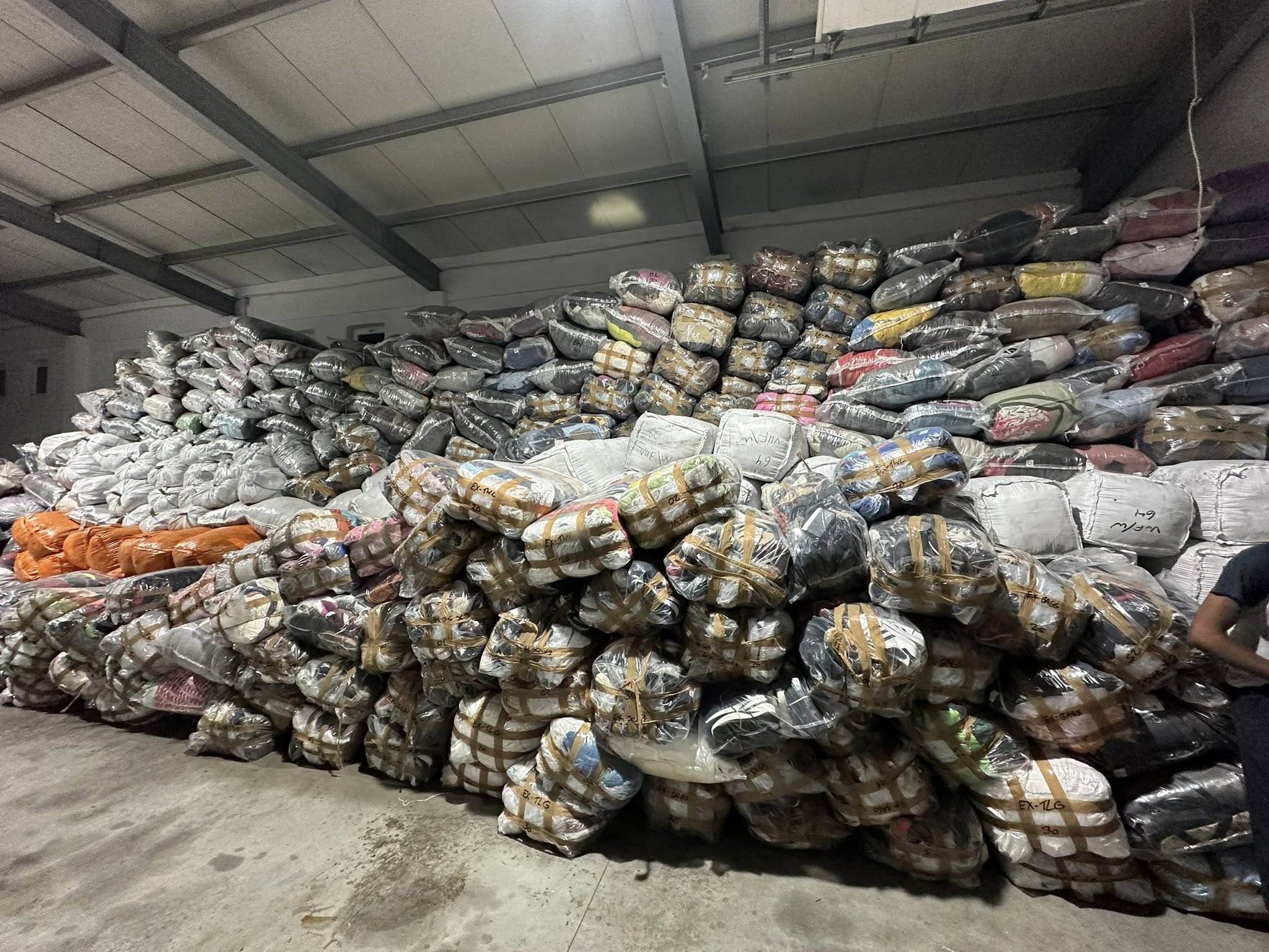 Depozit Haine Second Hand - Mondial Textile